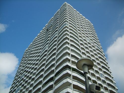 巴黎一汽车冲入餐馆座位区,巴黎一汽车冲入餐馆座位区双色球开奖结果