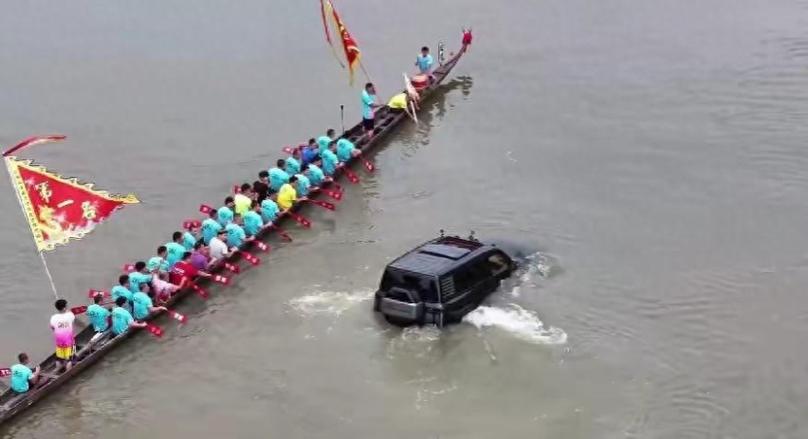 中国体育比赛,赛龙舟是哪一年列入中国体育比赛